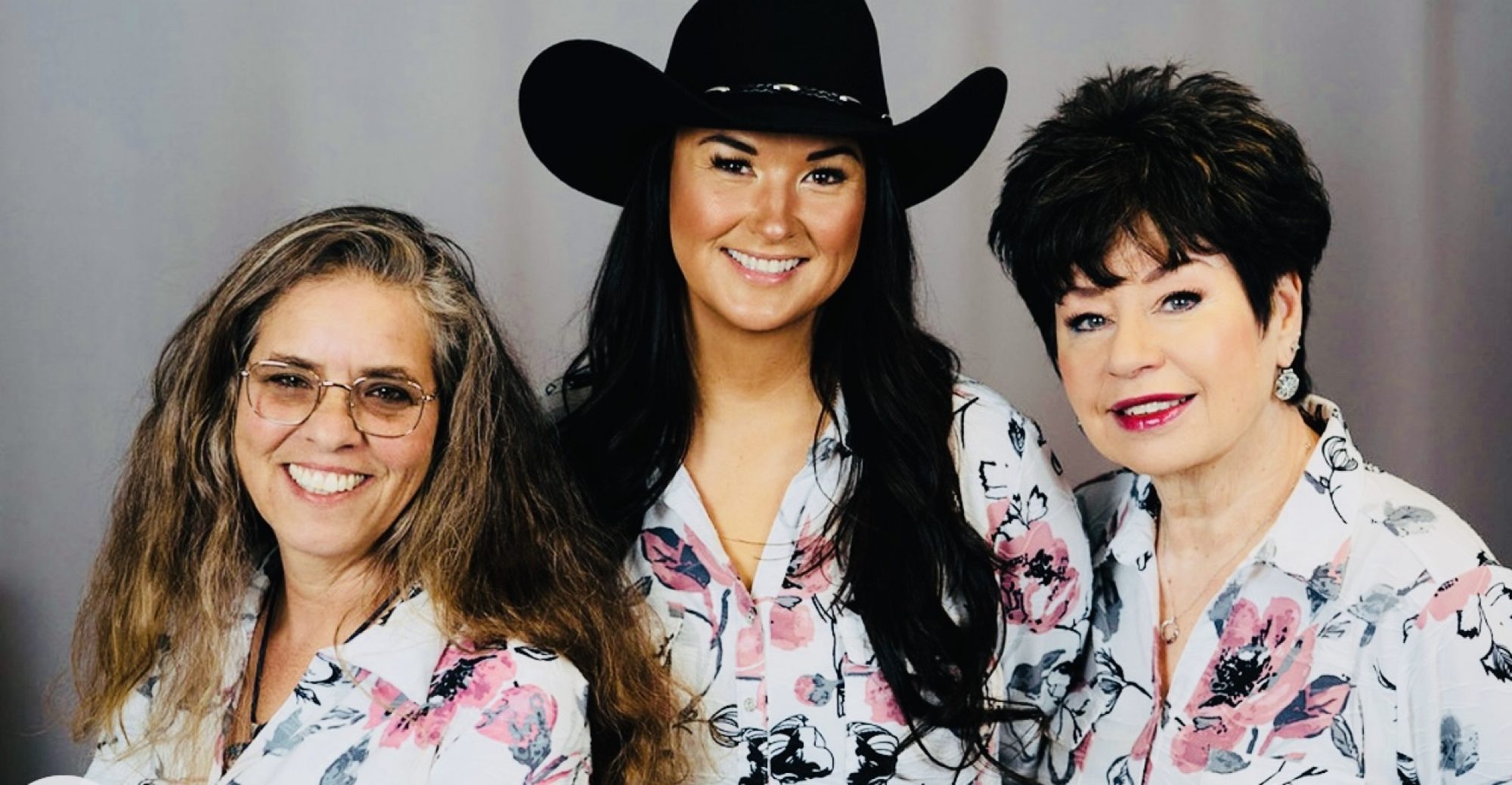 Mystic Mona presents Three. Psychic in Las Vegas best psychic in Las Vegas best tarot reader in Las Vegas